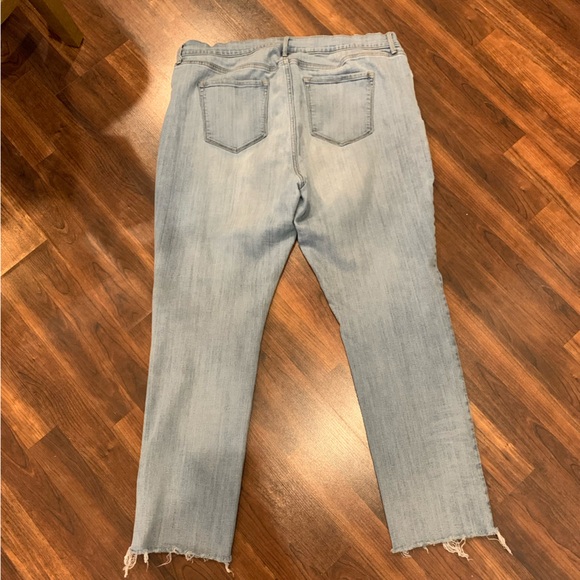 OLD NAVY Jeans Light Wash Raw Hem Size 16 Straight Leg Pockets - Picture 5 of 8